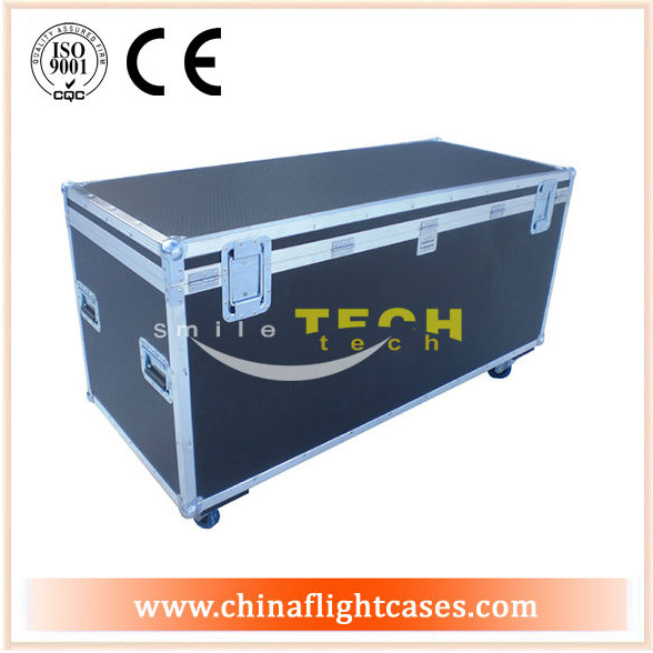 Non-slip plywood ATA style utility trunk